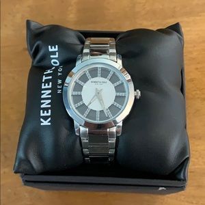 Kenneth Cole silver NWT woman’s watch!